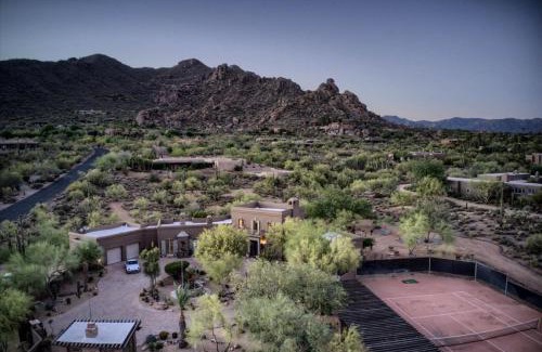 Carefree Casa | Chic 3BR Estate with Stables, Pool and Pickleball