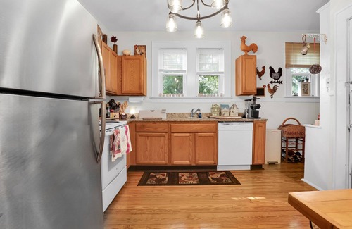 Midtown Apartamento | Chic and charming 2 bedroom upper unit in the heart of fabulous Savannah