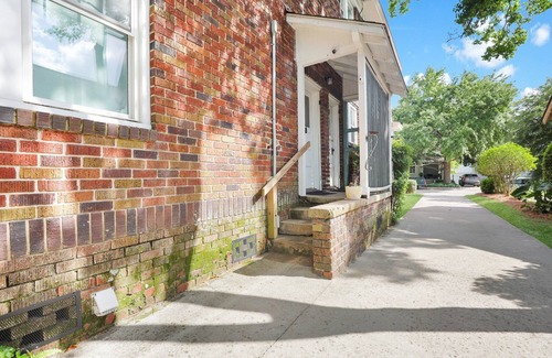 Midtown Apartamento | Chic and charming 2 bedroom upper unit in the heart of fabulous Savannah