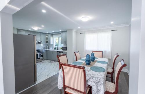Brampton Casa | Chic and Cozy 5 Bedroom House