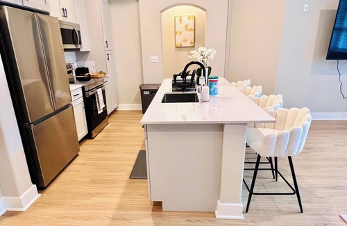 Towson Apartamento | Chic Apartment Facing Towson Mall