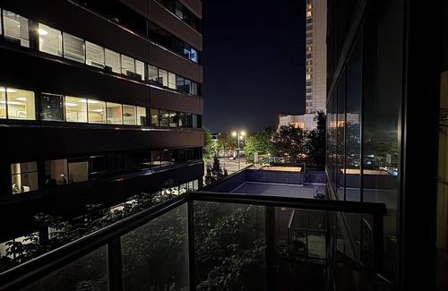 Lenox Apartamento | Chic apartment is with WiFi and fitness room in perfect Atlanta