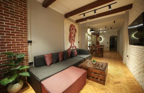 As-Sayidah Zaynab Apartamento | Chic Artist Loft in Downtown Cairo W Vintage Charm