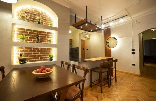 As-Sayidah Zaynab Apartamento | Chic Artist Loft in Downtown Cairo W Vintage Charm