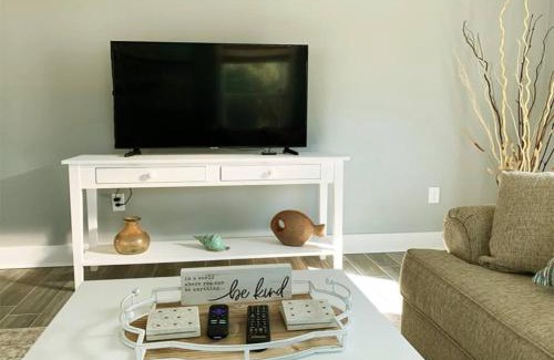 Gulfport Casa | *Chic Beach Cottage Retreat* near Beach/downtown