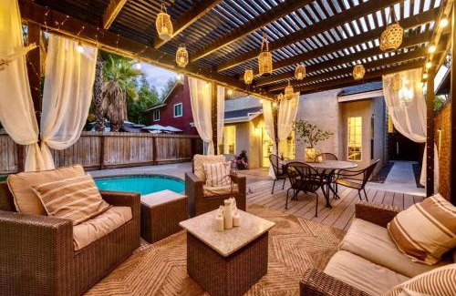 Raisin Casa | Chic Boho 3BR Home Near Woodward Park