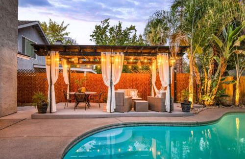 Raisin Casa | Chic Boho 3BR Home Near Woodward Park