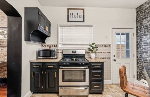 Olde Richmond Casa | Chic Brownstone w/ Gameroom in Trendy Fishtown
