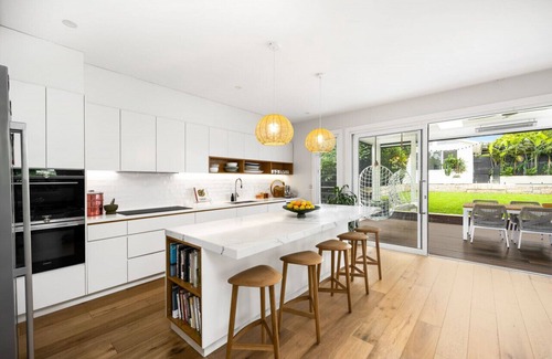 Freshwater Casa | Chic Coastal Retreat