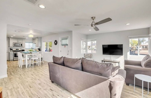 Coronado Casa | Chic Cozy Hideaway - Urban Phoenix Gem