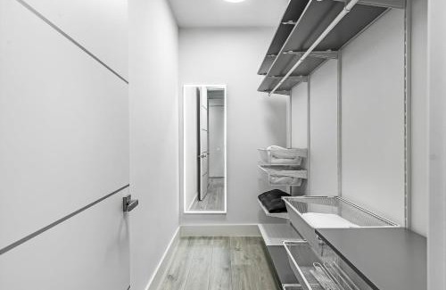 Fort Myers River District Casa | Chic & Cozy River District Townhouse