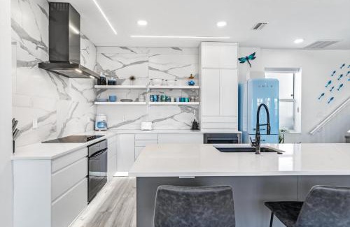 Fort Myers River District Casa | Chic & Cozy River District Townhouse