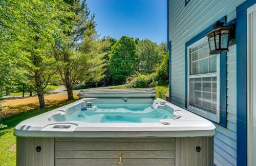 West Dover Casa | Chic Dover Home with Hot Tub 1 Mi to Golf!