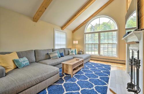 West Dover Casa | Chic Dover Home with Hot Tub 1 Mi to Golf!