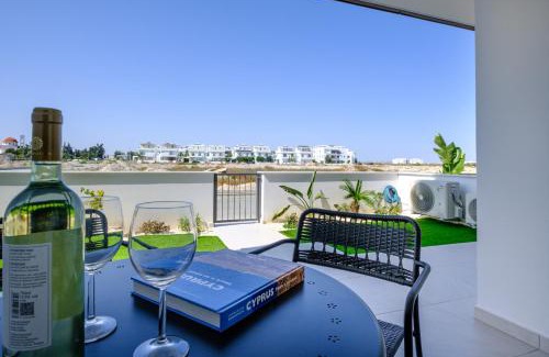 Livadia Apartamento | Chic & Elegant Hideaway - Your Luxury Escape