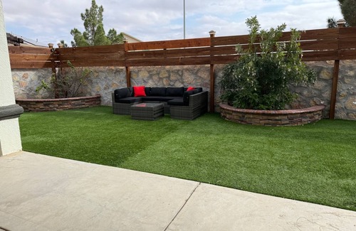 Northeast El Paso Casa | Chic Family Retreat- Amazing 3-bedroom house with AC in NE El Paso