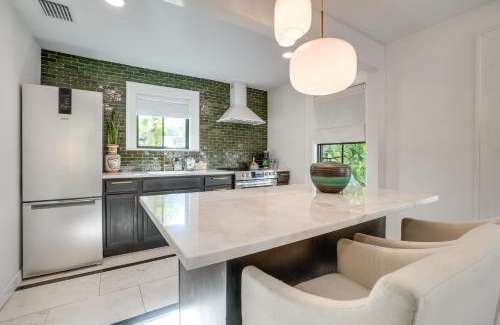 Beach Park Apartamento | Chic Getaway in Desirable South Tampa District!