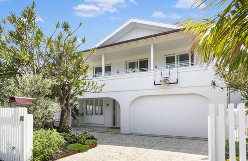 Freshwater Casa | Chic Hamptons Beach House
