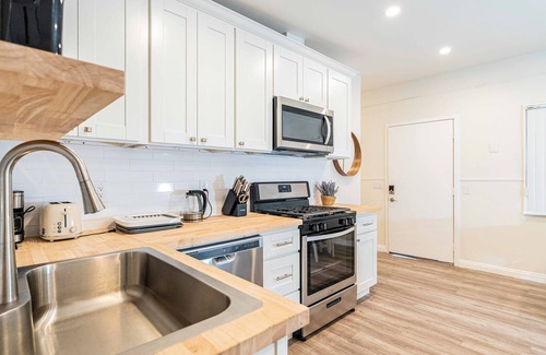 Glendora Casa | Chic Historic Route 66 Home - Ideal for Relaxation