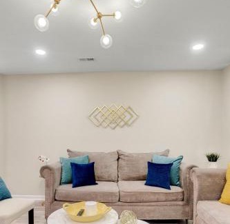 Southeast Raleigh Casa | Chic home with king bed in Raleigh