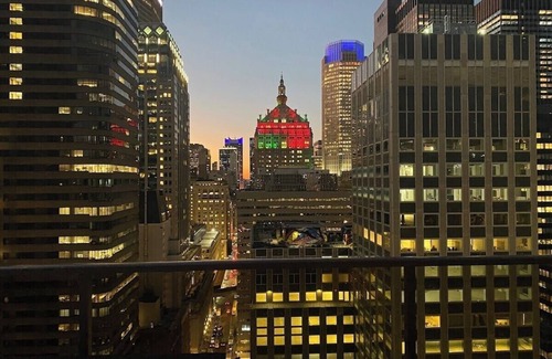 Midtown East Apartamento | Chic hotel studio suite with WiFi, AC, fitness room in vibrant New York sleeps 2