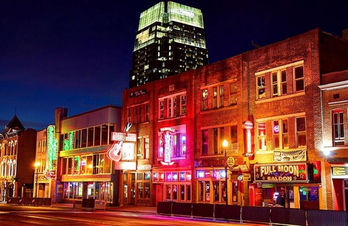 Paradise Apartamento | Chic King Double Hotel Suite in Downtown Nashville