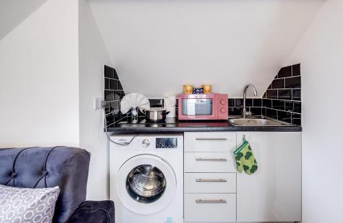 Hendon Apartamento | Chic Loft Studio, Free Parking, Airfryer, Free amenities, 25 Mins to Central London