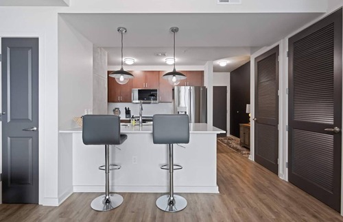 Midtown Apartamento | Chic Midtown High-rise With Great Views