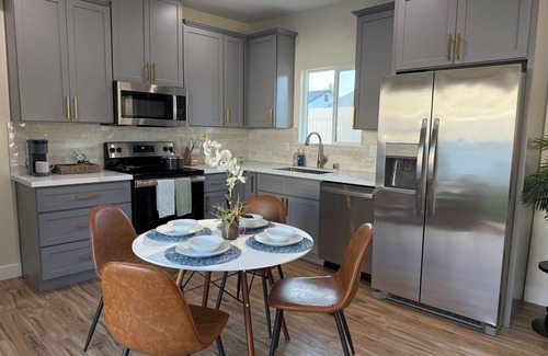 Mission Hills Casa | Chic & Modern 2 Bedroom 2 Bathroom Casita - Pet Welcome