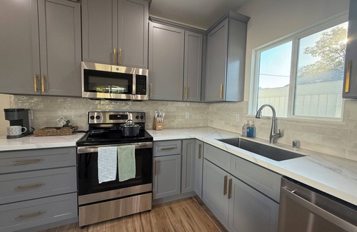 Mission Hills Casa | Chic & Modern 2 Bedroom 2 Bathroom Casita - Pet Welcome