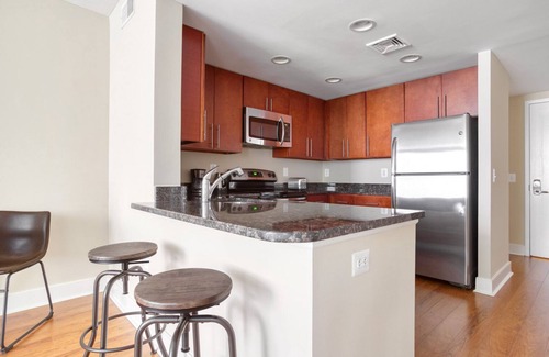 Mount Vernon Triangle Apartamento | Chic Mount Vernon 1BR w/ Gym & W/D, near Capital One Arena, by Blueground