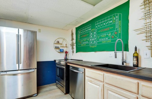 Thackerville Casa | Chic Oklahoma Retreat w/ Patio, Bar & Fire Pits!