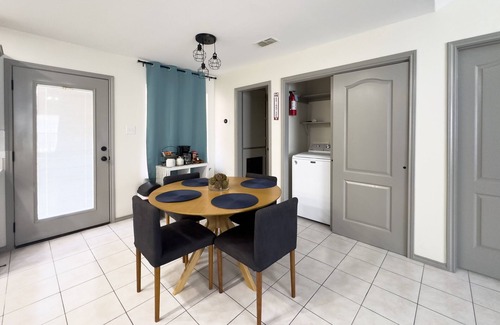 McAllen Apartamento | Chic, Quiet 2BR 2BA Near Shops & Restos!
