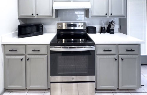 McAllen Apartamento | Chic, Quiet 2BR 2BA Near Shops & Restos!