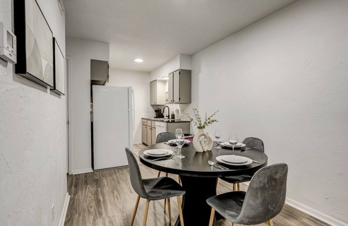 Stillwater Apartamento | Chic Stay @ The Hub – WiFi+Parking w/ Weekday Deal