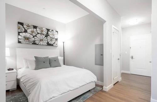 Central-Maverick Square - Paris Street Apartamento | Chic Studio | Kitchen | in-unit Washer/Dryer | near Boston Harbor | GLS