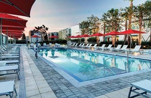 Surfside Apartamento | Chic studio with AC and fitness room in fabulous Miami near beach