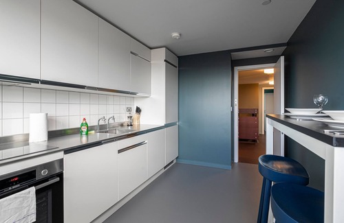 Poplar Apartamento | Chic three-bedroom home in Poplar