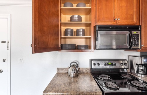 Torrance Apartamento | Chic Torrance 1BR w/ Roofdeck, Pool, near Redondo Beach by Blueground