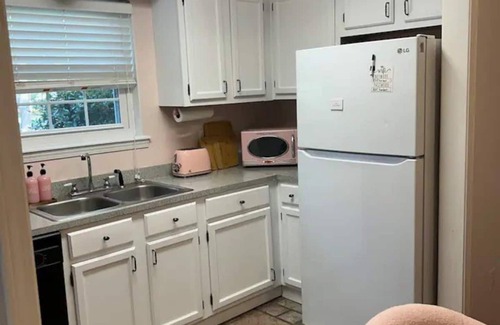 Flowood Casa | Chic Townhome at Rez, 2 Queen Beds, Smart TVs, Centrally Located, Community Pool