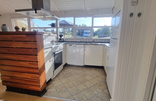 Lonstrup Casa | Chic vacation home with 4 bedrooms, 2 bathrooms and enclosed terrace