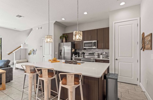 Loughman Casa | Chic Villa Domani Retreat - 9ppl