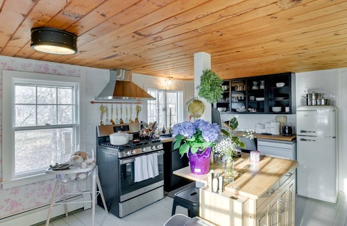 Ellsworth Cabaña | Chic Waterfront Cottage Near Acadia National Park!