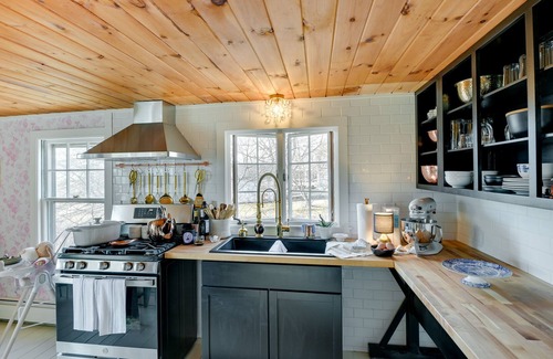 Ellsworth Cabaña | Chic Waterfront Cottage Near Acadia National Park!