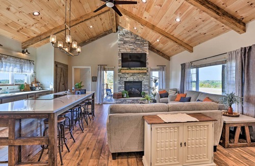 Williamstown Casa | Chic Williamstown Retreat with Pool & Hot Tub!