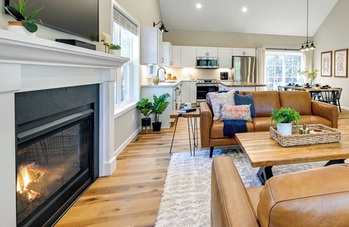 Wisconsin Dells Cabaña | Chic Wisconsin Retreat w/ Deck, Grill & Fire Pit!