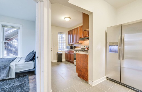 Greater Grand Crossing Apartamento | Chicago Apt 3 Mi to Lake Michigan!
