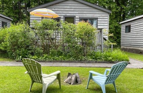 Hope Bay Cabaña | Chickadee-Cedar Garden Cozy Cottage #3