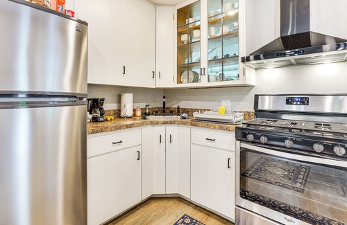 Redding Ridge Cabaña | Chickens On-Site: Cottage, 2 Mi to Saugatuck Falls