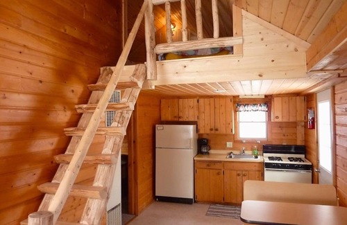 Chief Lake Cabina | Chief Lake Lodge Resort Cabin #3